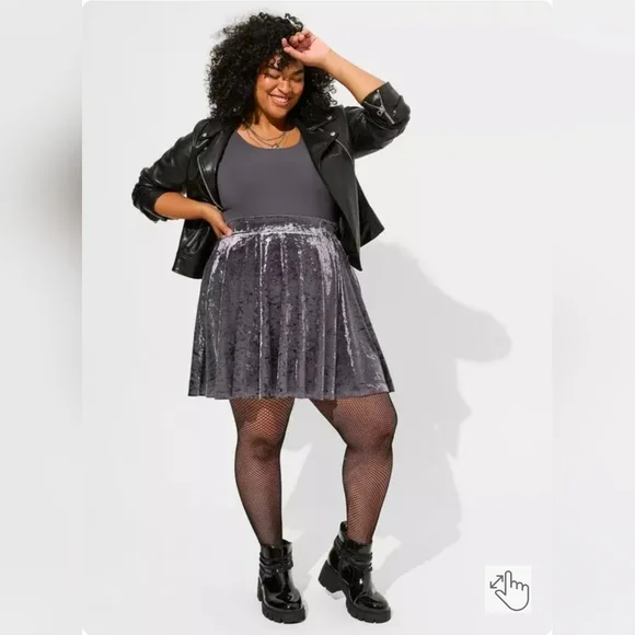 Torrid Mini Velvet Skater Skirt - Picture 5 of 5